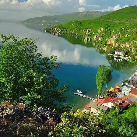 Stefand Lake